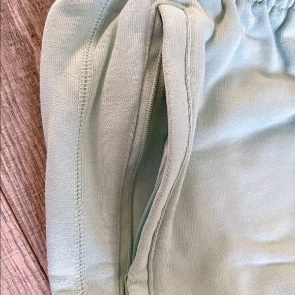 Adidas sweat pants - Picture 3 of 4